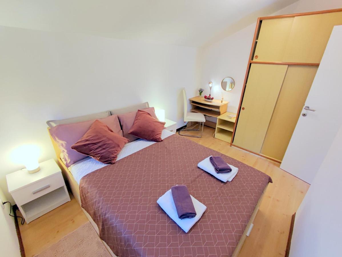 Apartment Pajtak 포레치 외부 사진